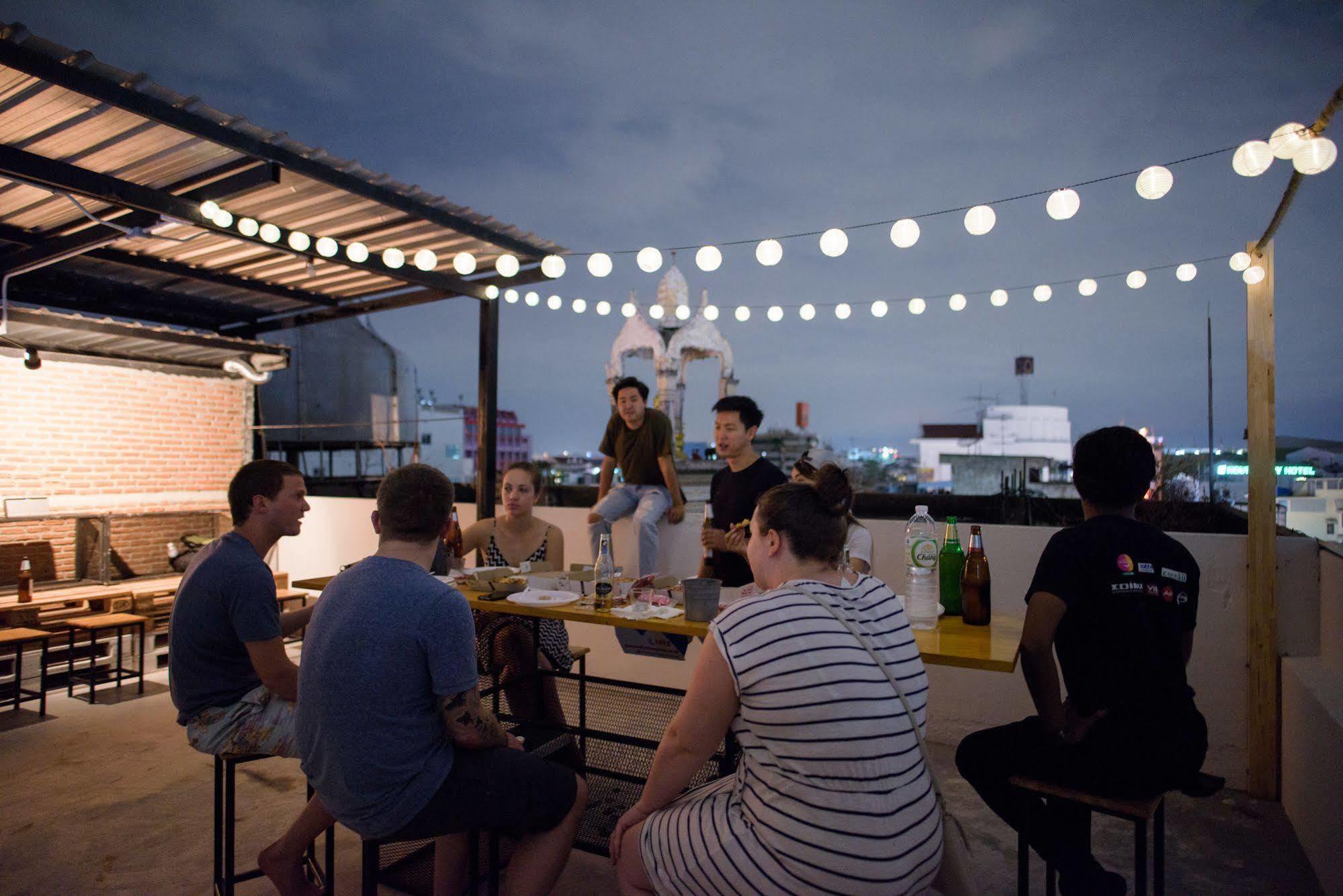 Warm White Hostel Bangkok Eksteriør bilde