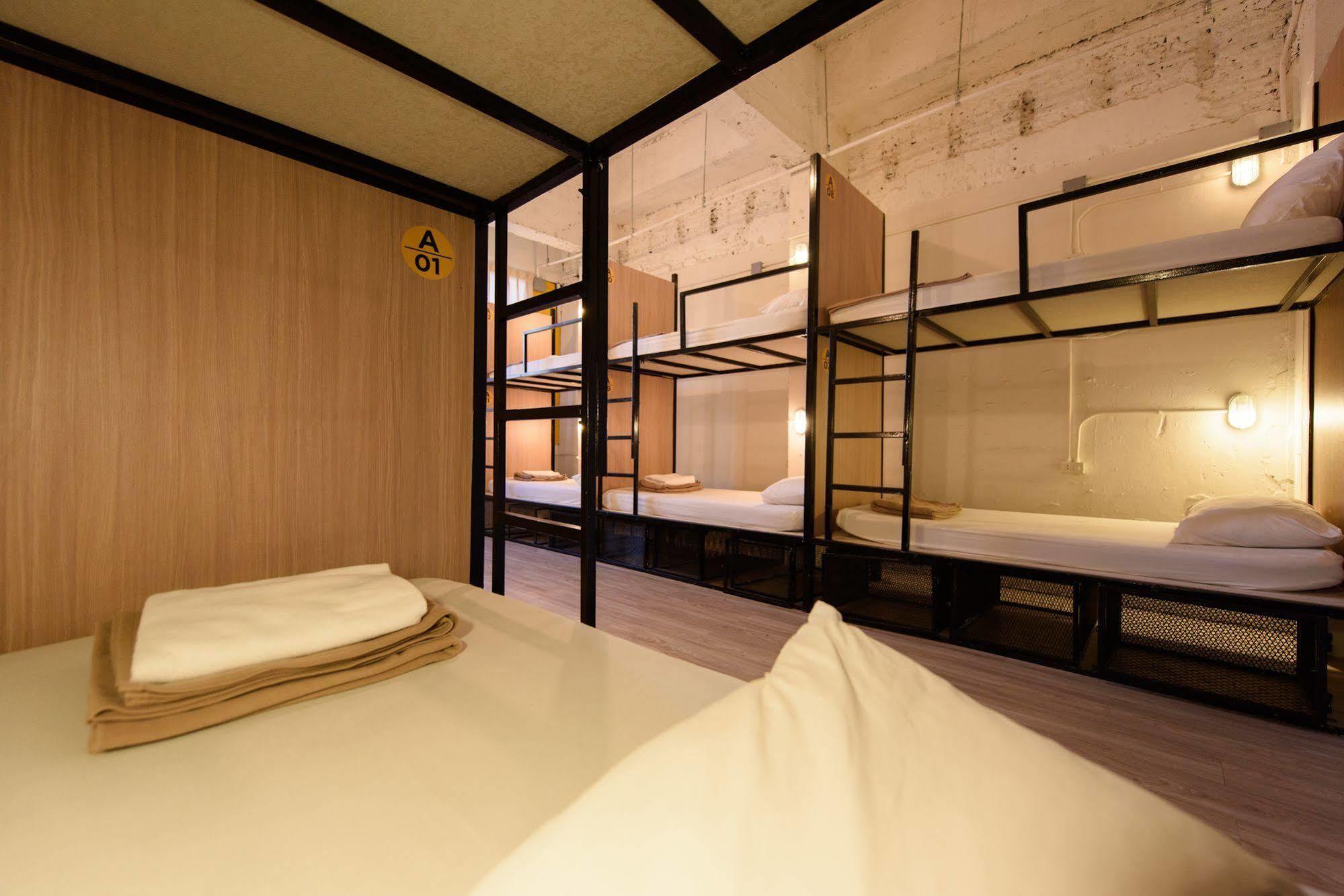 Warm White Hostel Bangkok Eksteriør bilde