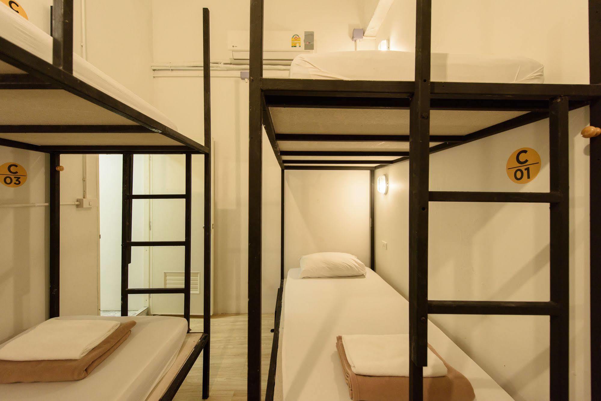 Warm White Hostel Bangkok Eksteriør bilde