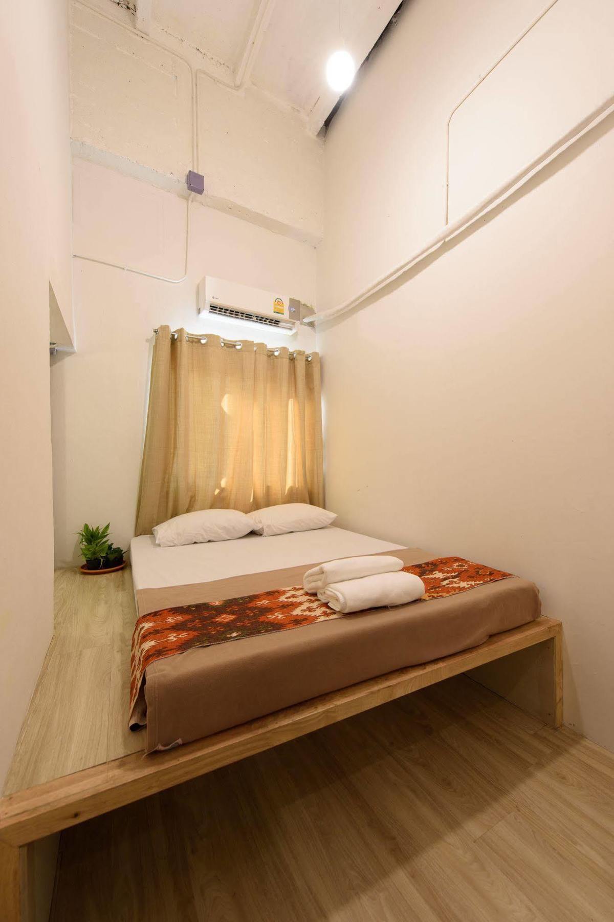 Warm White Hostel Bangkok Eksteriør bilde
