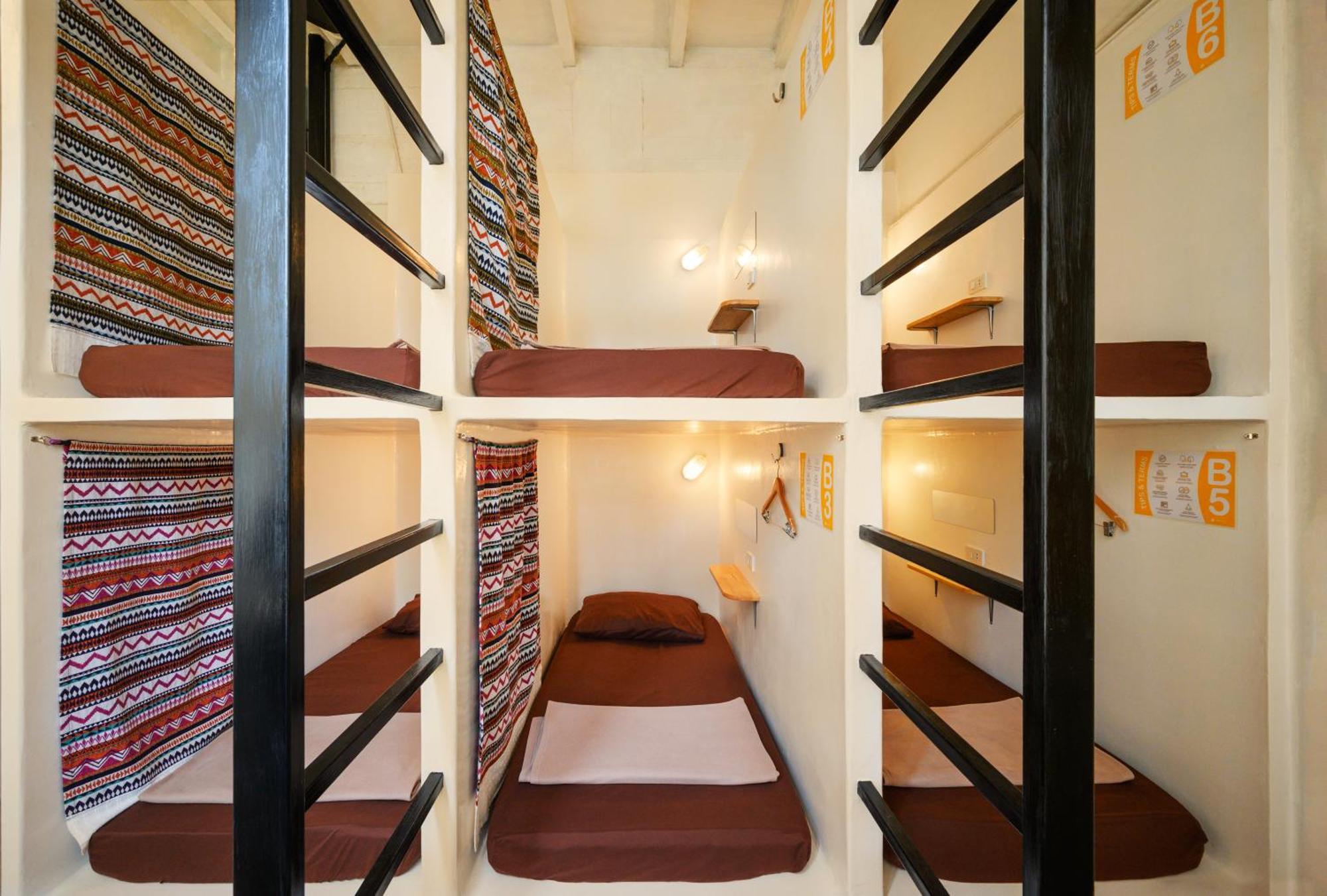 Warm White Hostel Bangkok Eksteriør bilde